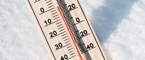 Thermometer in winter conditions | CNA